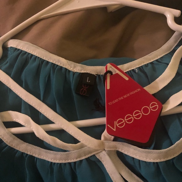 Ladies top - Picture 3 of 3